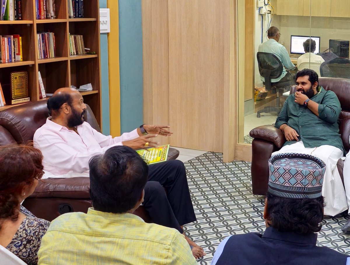 #தமிழக_மக்கள்_முன்னேற்றக்_கழகம் தலைவர்: தமிழினவேந்தர் 
திரு <a href="/JohnPandianTMMK/">John Pandian</a> அவர்களைசந்தித்து , பாரதிய ஜனதா கட்சி சார்பில் 25.03.2025 செவ்வாய் கிழமை அன்று நடைபெறும் புனித ரமலான் இஃப்தார் நோன்பு திறப்பு நிகழ்விற்கான அழைப்பிதழை வழங்கினார்கள்.
<a href="/annamalai_k/">K.Annamalai</a> <a href="/BJP4India/">BJP</a> <a href="/BJP4TamilNadu/">BJP Tamilnadu</a>