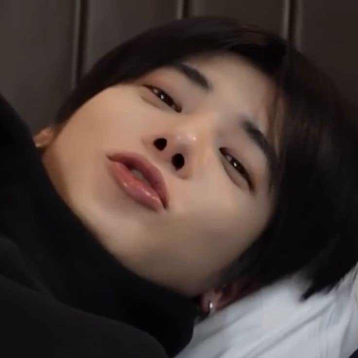 tyunhappypill's tweet photo. imagine being this pretty from any angle? taehyun visuals always amaze me https://t.co/ycwjSoDiWL