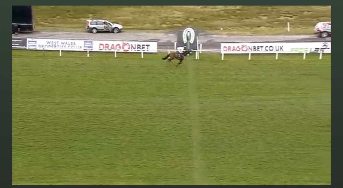 BullyBoyTips's tweet image. Princess Keri wins easily! 3/1 into 13/8 ✅