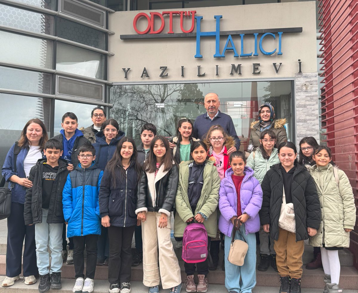 Pursaklar Bilim ve Sanat Merkezi öğrencileri beni ziyaret ettiler. Bol bol sohbet ettik, sorular çözdük. Genç beyinlerle birlikte oldukça  gelecekle ilgili umutlarım artıyor. 20/03/2025