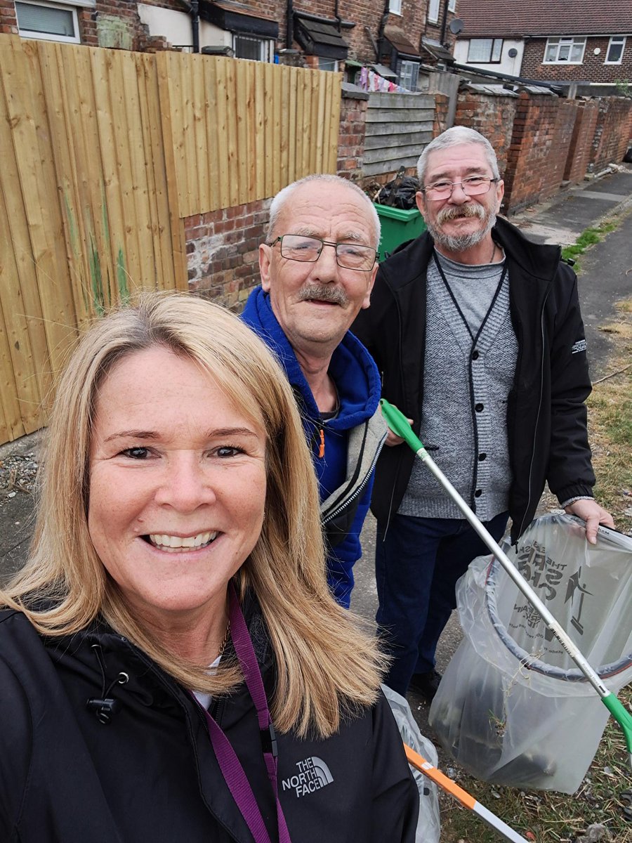 MCCMoston's tweet photo. What a difference 2 hours and community involvement can make. Resident led litter pick in Hodge Street area #GBSClean25 #MCRSpringClean25 #MostonMatters https://t.co/ORH8mRyeZr