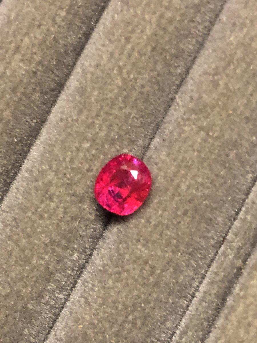 WeLoveGems's tweet photo. A nice piece of #burmese #Myanmar #natural #Mogok #pinkish #red #ruby which has the strong #fluorescence &amp; #lustre 4U. 

👌1.16cts.
👌including Certificate.

❤️ WhatsApp ~ (+959426939534)

#gems #gemstones #Jewelry #Jewellery https://t.co/jvKaQ31IhD