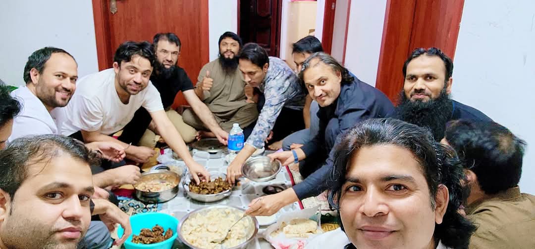 mustansar_rana1's tweet image. Today's Iftar with friends from Shenzhen University.
  Thanks all for your love who came &amp;amp; gave us the honor of serving.
 May Allah accept all our fasting, Qayaam, bowing and prostrating in His presence &amp;amp; be pleased with all of us.  Ameen
#Ramdaan #Aftaar #Szu #sz #Shenzhen