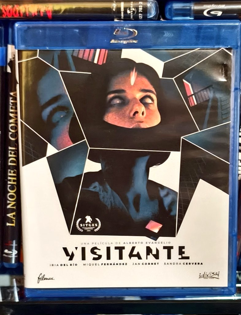 🇪🇸 Visitante (2021) 

El cine español sigue demostrando que sabe hacer ciencia ficción de calidad. Visitante (2021), de <a href="/aevangelio/">Alberto Evangelio</a> es un thriller psicológico con giros argumentales, tensión creciente y una atmósfera absorbente con unas gotas de terror  

#Visitante

⬇️🧵