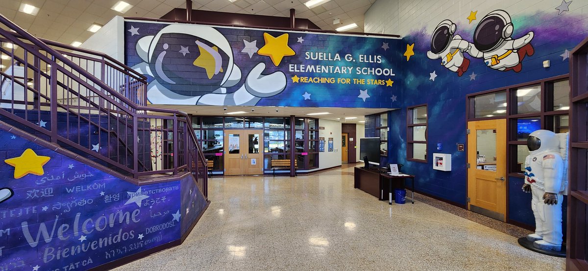 _AndyJacks's tweet image. Thank you to our friends at @Capital_Murals for another &quot;out of this world&quot; mural for our school entrance at Ellis Elementary! The theme is based on our #EllisExplorers mascot &amp;amp; &quot;Reaching for the Stars&quot; to remind students to aim high and achieve their goals to be successful.