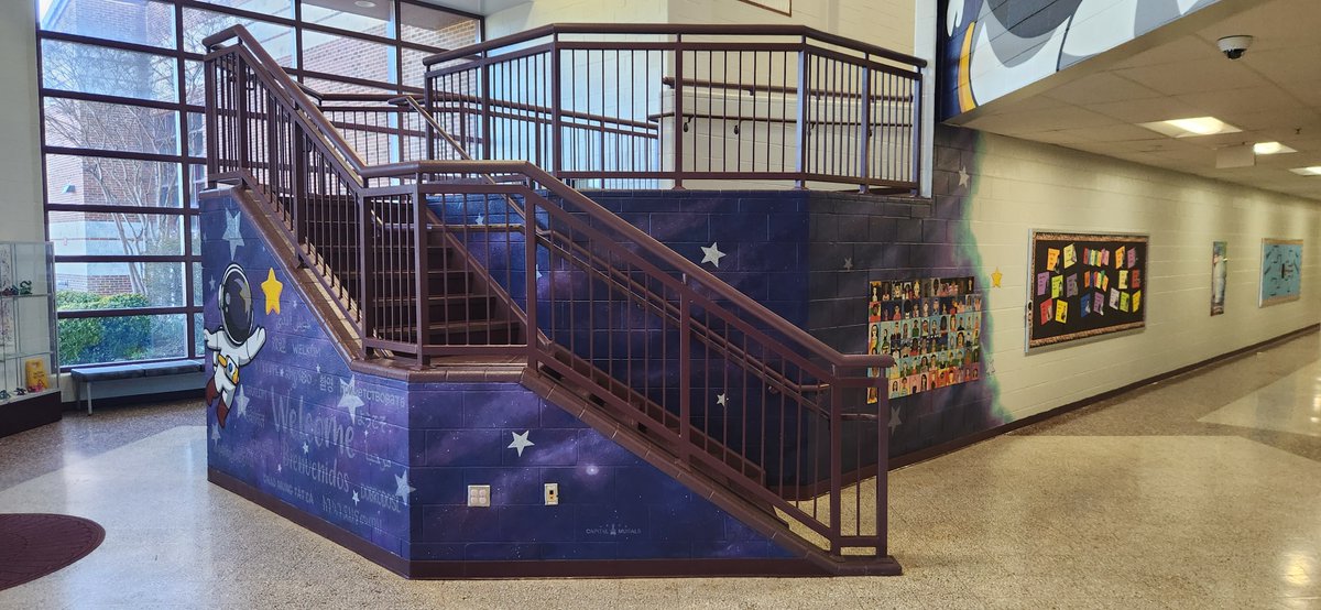_AndyJacks's tweet image. Thank you to our friends at @Capital_Murals for another &quot;out of this world&quot; mural for our school entrance at Ellis Elementary! The theme is based on our #EllisExplorers mascot &amp;amp; &quot;Reaching for the Stars&quot; to remind students to aim high and achieve their goals to be successful.