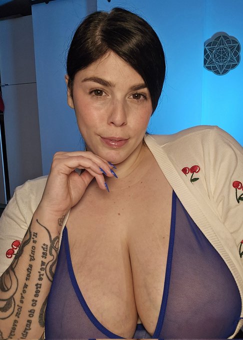 Watch 🖤Tang💦 The Facial Queen 🖤's leaked NSFW photo on TwXstars