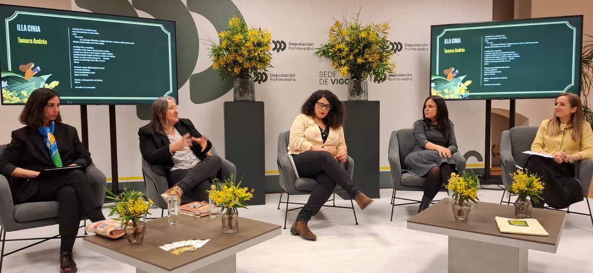Deputación Pontevedra (@depo_es) on Twitter photo ✍️ <a href="/TamaraAndres_/">Tamara Andrés</a>, <a href="/Oriana_Mendez_/">Oriana Méndez</a>, Silvia Penas e Marta Dacosta abren na Sede de Vigo o programa de conversas con escritoras e obradoiros Mulleres de Palabra(s) cun coloquio conducido por <a href="/SuPedre/">Susana Pedreira Buján</a> ✍️ <a href="/TamaraAndres_/">Tamara Andrés</a>, <a href="/Oriana_Mendez_/">Oriana Méndez</a>, Silvia Penas e Marta Dacosta abren na Sede de Vigo o programa de conversas con escritoras e obradoiros Mulleres de Palabra(s) cun coloquio conducido por <a href="/SuPedre/">Susana Pedreira Buján</a>