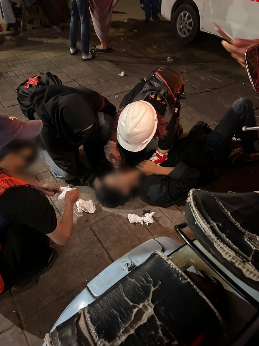 🚨 UPDATE KONDISI TERKINI DARI BANDUNG🚨

Kawan-kawan aksi yang terluka sudah mendapatkan pertolongan pertama dilapangan dibandu oleh teman-teman media dan kawan aksi lainnya. Stay safe semuanya!

#TolakRevisiUUTNI #CabutRUUTNI