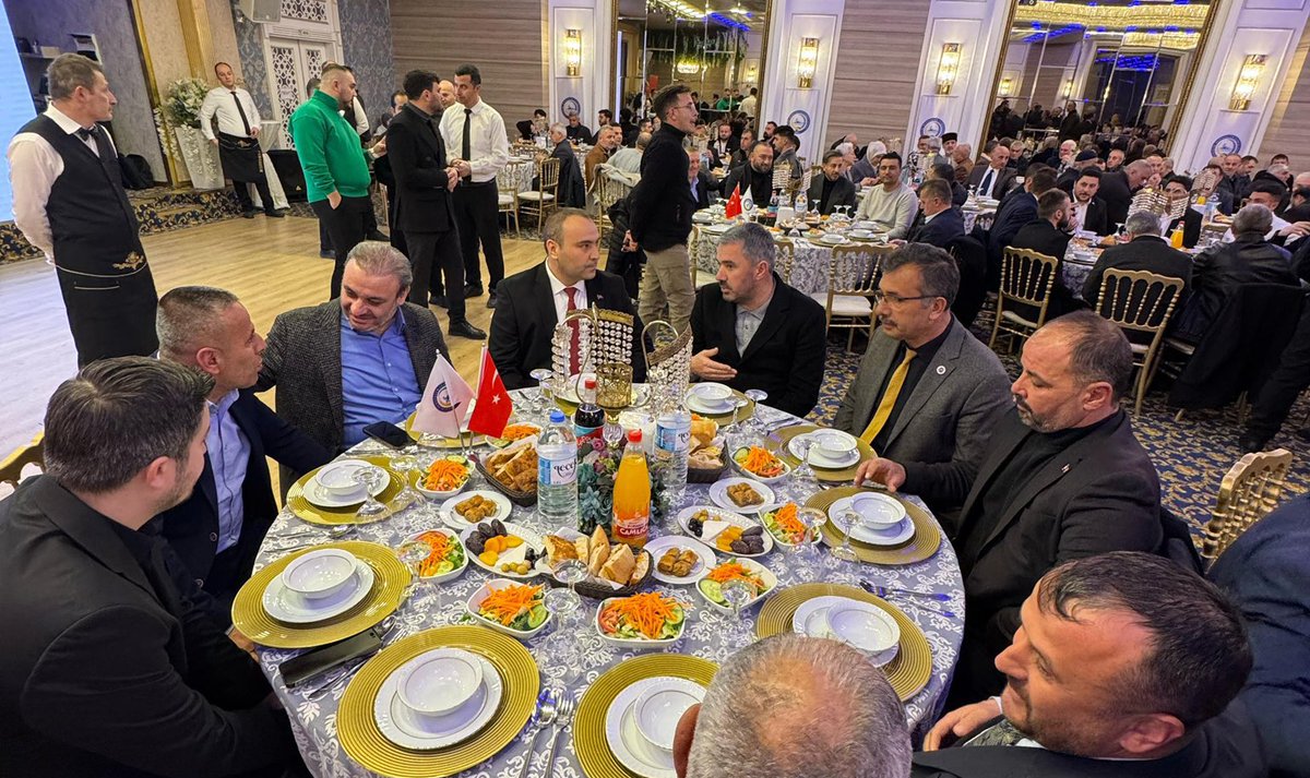 Zafer Çoktan/Avukat/Arabulucu (@zafercoktan) on Twitter photo Kalecik Dernekler Federasyonumuzun iftar davetine icabet ederek değerli hemşehrilerimizle bir araya geldik.. Federasyon Başkanımız <a href="/gokhanbalciank/">Gökhan Balcı 🇹🇷</a> a nazik davetinden dolayı teşekkür ediyorum.. Kalecik Dernekler Federasyonumuzun iftar davetine icabet ederek değerli hemşehrilerimizle bir araya geldik.. Federasyon Başkanımız <a href="/gokhanbalciank/">Gökhan Balcı 🇹🇷</a> a nazik davetinden dolayı teşekkür ediyorum..
