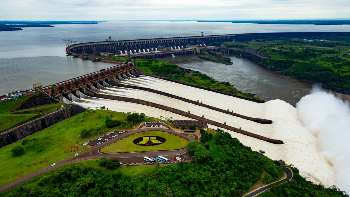 marinahelenabr's tweet photo. 🚨A FARRA DE ITAIPU: como segunda maior hidrelétrica do mundo virou feudo do PT.

Reportagens recentes escancaram: o tipo de corrupção que a Lava Jato expôs está vivinha no governo Lula, e Itaipu é o epicentro.

Por quê? Porque lá o dinheiro flui sem ninguém olhando. 🧶 https://t.co/G6shNjcAtY