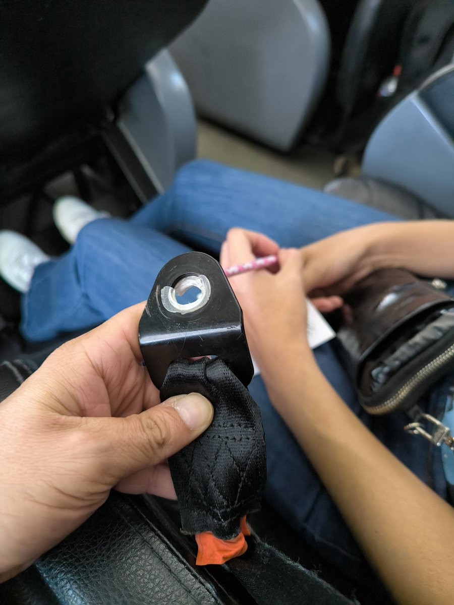 Súper buenos sus cinturones de seguridad #PullmanBus <a href="/Subtrans/">Subsecretaría de Transportes</a> <a href="/SERNAC/">SERNAC</a>

Ni idea la patente del bus, porque la pantalla de información va apagada más encima.