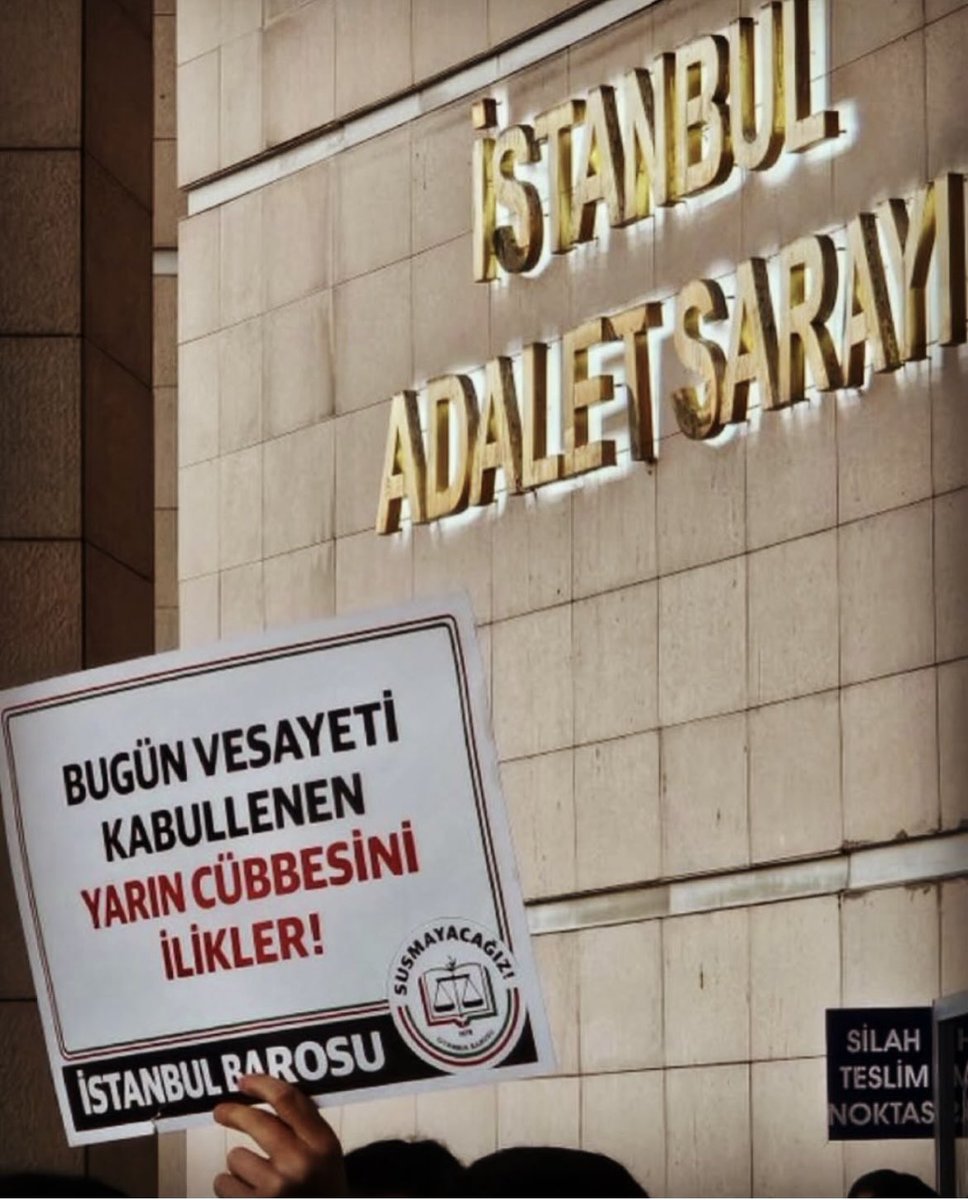 AzadeAy's tweet photo. Yarın cübbeni iliklememek için vesayeti kabul etme #istanbulbarosu https://t.co/6VG8IrFUZF