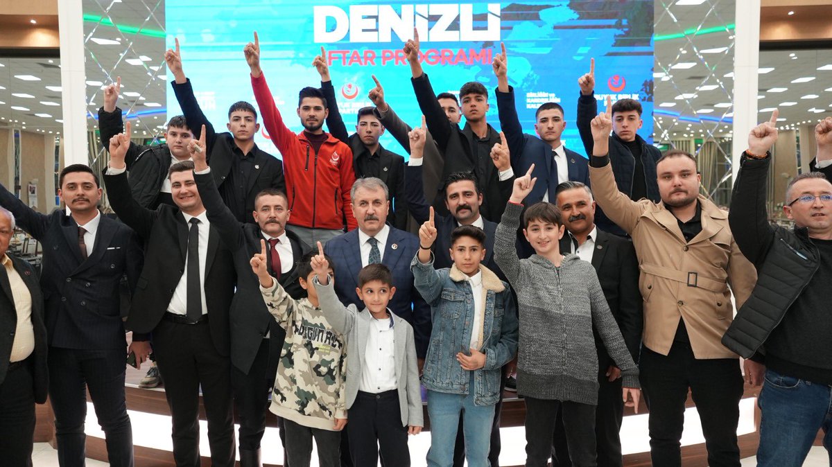 Mustafa_Destici's tweet photo. Denizli il teşkilatımız tarafından düzenlen iftar programına katılarak, misafirlerimiz, teşkilat mensuplarımız ve vatandaşlarımızla ramazan sevincini birlikte yaşadık. 

İl başkanlığımıza, emeği geçenlere ve katılım gösteren herkese teşekkür ediyoruz. https://t.co/cfHeMbcn4W