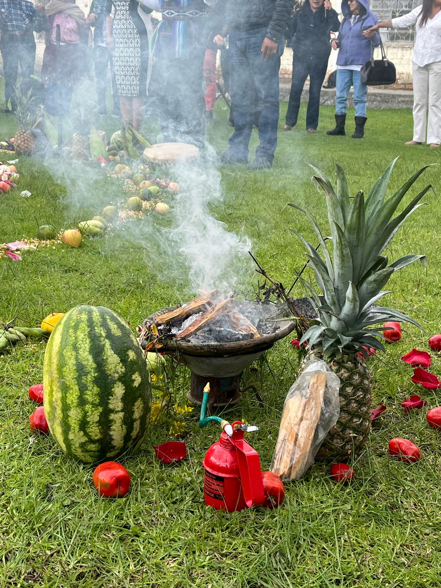 CulturaCUE's tweet photo. 🌿✨ Celebramos el #PawkarRaymi, la Fiesta del Florecimiento un ritual ancestral de gratitud a la #Pachamama por los primeros frutos de la cosecha. 🍃🌾
Continuamos trabajando para preservar y revitalizar estas tradiciones que nos unen con nuestro pasado y nuestra identidad. 🙌🔥 https://t.co/V55DD6dtil