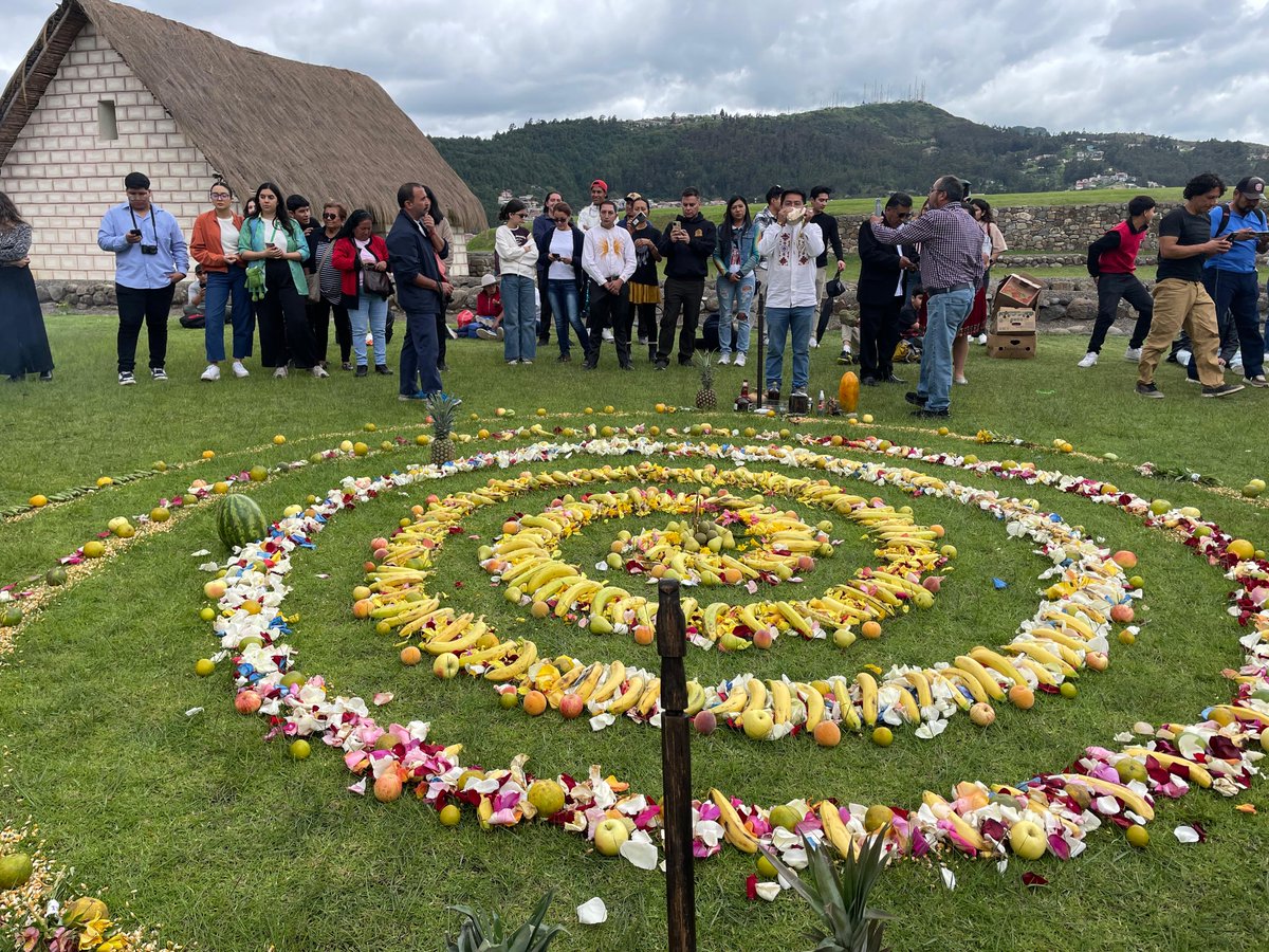 CulturaCUE's tweet photo. 🌿✨ Celebramos el #PawkarRaymi, la Fiesta del Florecimiento un ritual ancestral de gratitud a la #Pachamama por los primeros frutos de la cosecha. 🍃🌾
Continuamos trabajando para preservar y revitalizar estas tradiciones que nos unen con nuestro pasado y nuestra identidad. 🙌🔥 https://t.co/V55DD6dtil