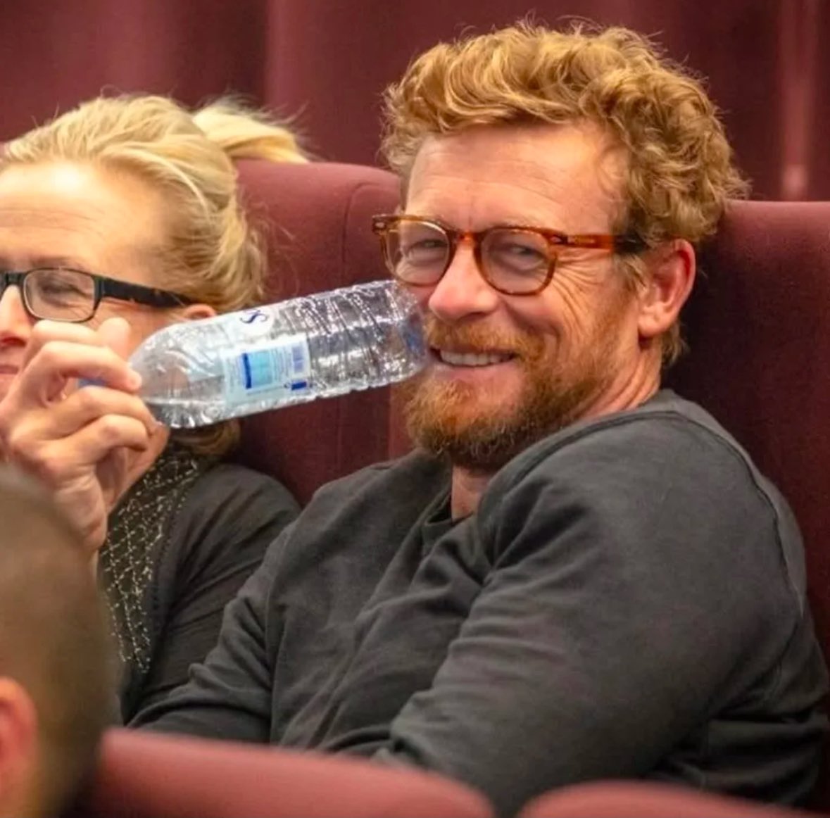 TM_Tribute's tweet photo. #simonbaker #thementalist ❤️❤️ https://t.co/mQlsckp18E
