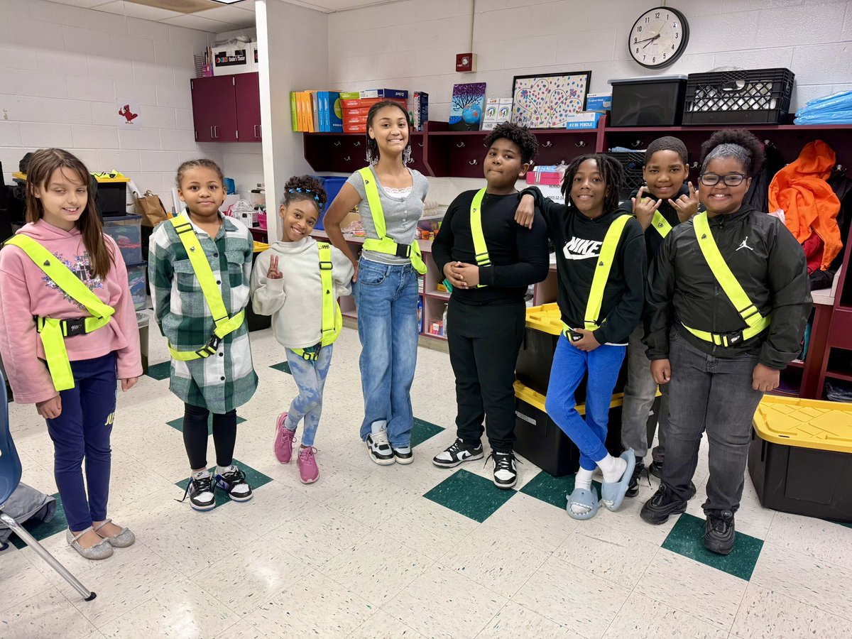 FairOaksHCPS's tweet image. We are excited to announce that our Safety Patrol program has officially begun, and we are incredibly proud of our 5th grade Cardinals! They are prepared to help keep our school safe, rain or shine. A big thank you to Mr. Coston for organizing and mentoring our school leaders! 🦺
