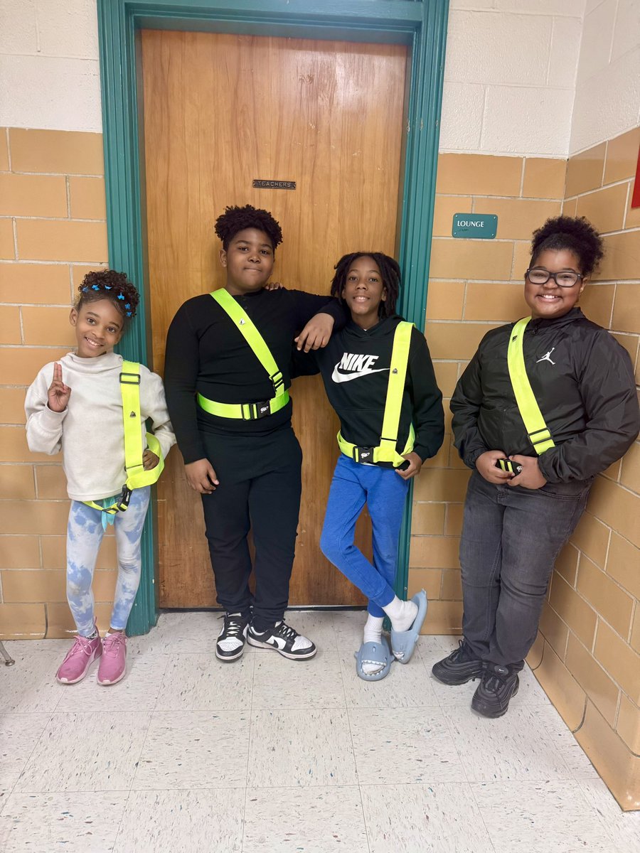 FairOaksHCPS's tweet image. We are excited to announce that our Safety Patrol program has officially begun, and we are incredibly proud of our 5th grade Cardinals! They are prepared to help keep our school safe, rain or shine. A big thank you to Mr. Coston for organizing and mentoring our school leaders! 🦺
