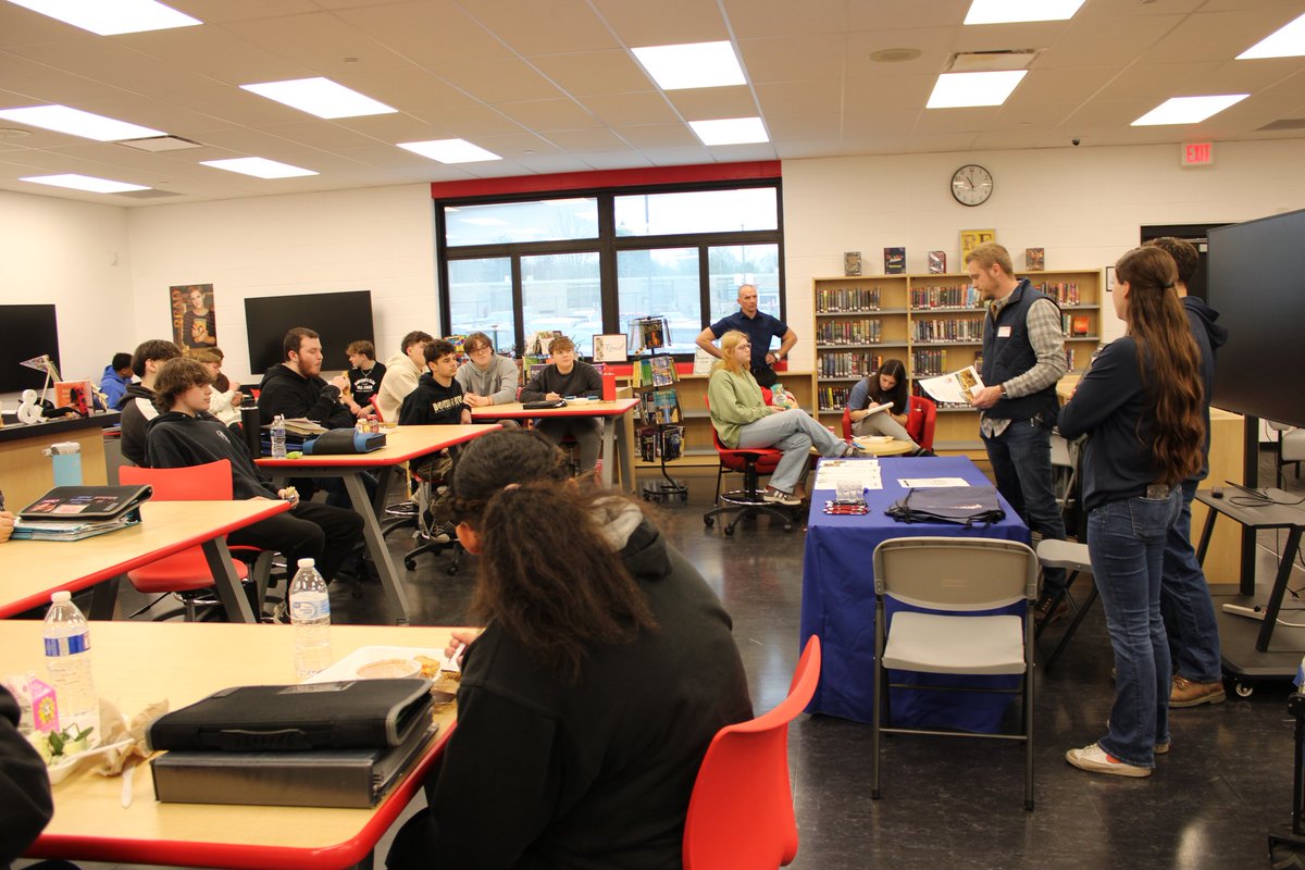 DMaugerMHS's tweet photo. Another great Career Cafe presented by Cavanaugh Excavating. Students learned about careers in the construction industry and joining local unions. https://t.co/q4M6iLMk2g