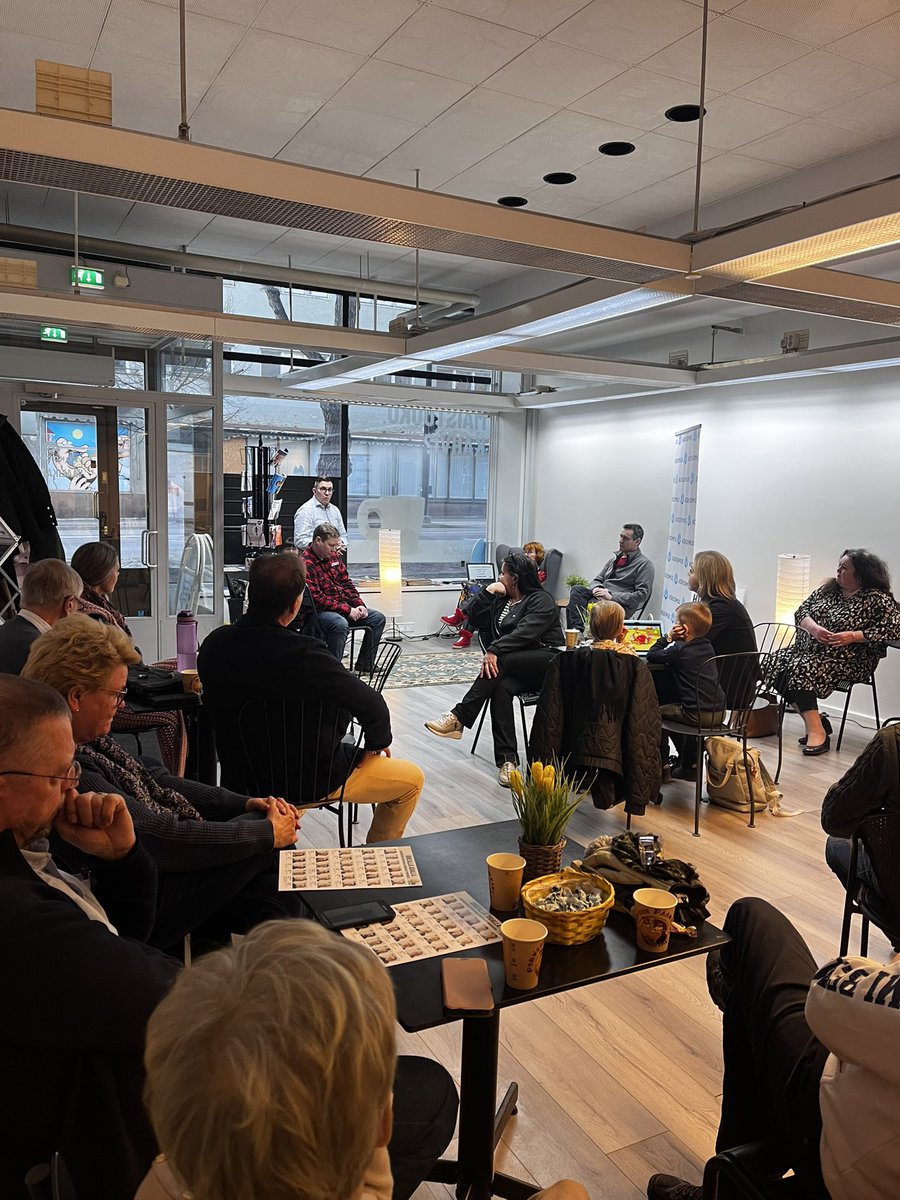 Tänä iltana vietettiin ehdokkaiden yhteisiltaa Porvoon Kokoomuksen vaalikahvilassa 💙

Illan aikana tutustuttiin toisiin ja keskusteltiin Porvoon ajankohtaisista aiheista. 💰

#PorvoonKokoomus
#OikellaAsialla
#Kuntavaalit2025
#Aluevaalit2025
#ItäUusimaa
#porvoo