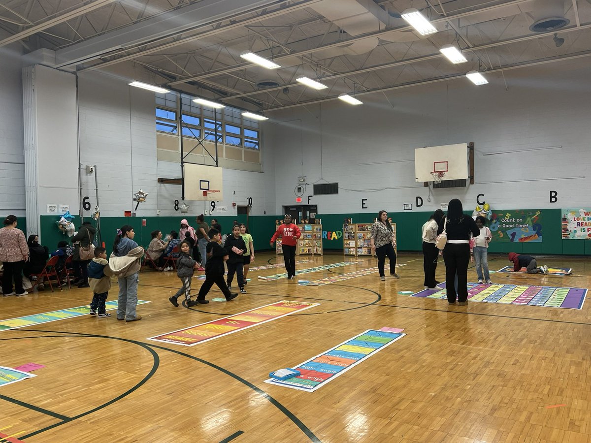 msmichellekwon's tweet photo. Beautiful night of Math &amp; Literacy Fun! Our 3rd-5th grade students and families enjoyed a night of food, and interactive activities to promote math snd literacy skills. https://t.co/n3ltBnz0lb