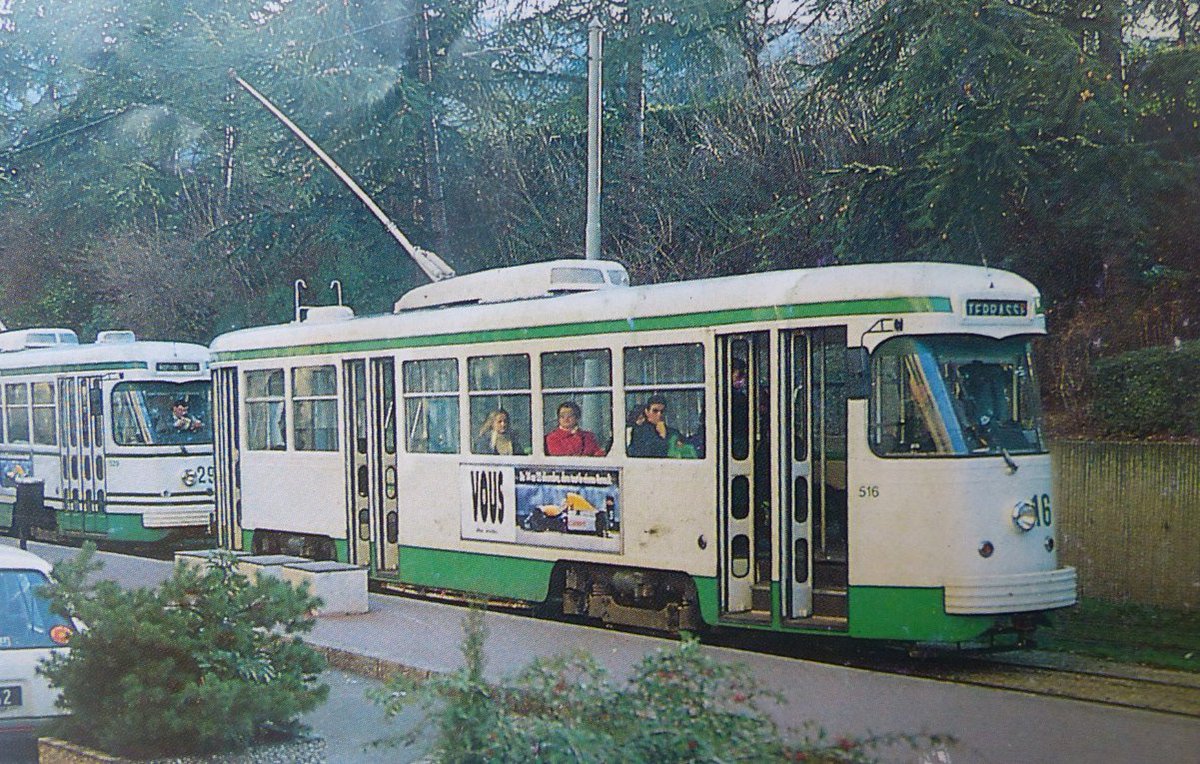 Memoire2cite's tweet photo. Découvrez et achetez Un désir nommé "TRAMWAY". Les transports urbains de Saint-Etienne et de sa région (1881-1993). - [FOREZ] - RAHON (Jean-Paul). #Mémoire2cité #Bus #Vintage #autobus #Mémoire2ville #stas #CFVE #saintetienne #stetienne #sainté #tram #tramway #trolleybus #trolley https://t.co/FP2MFZEyBa