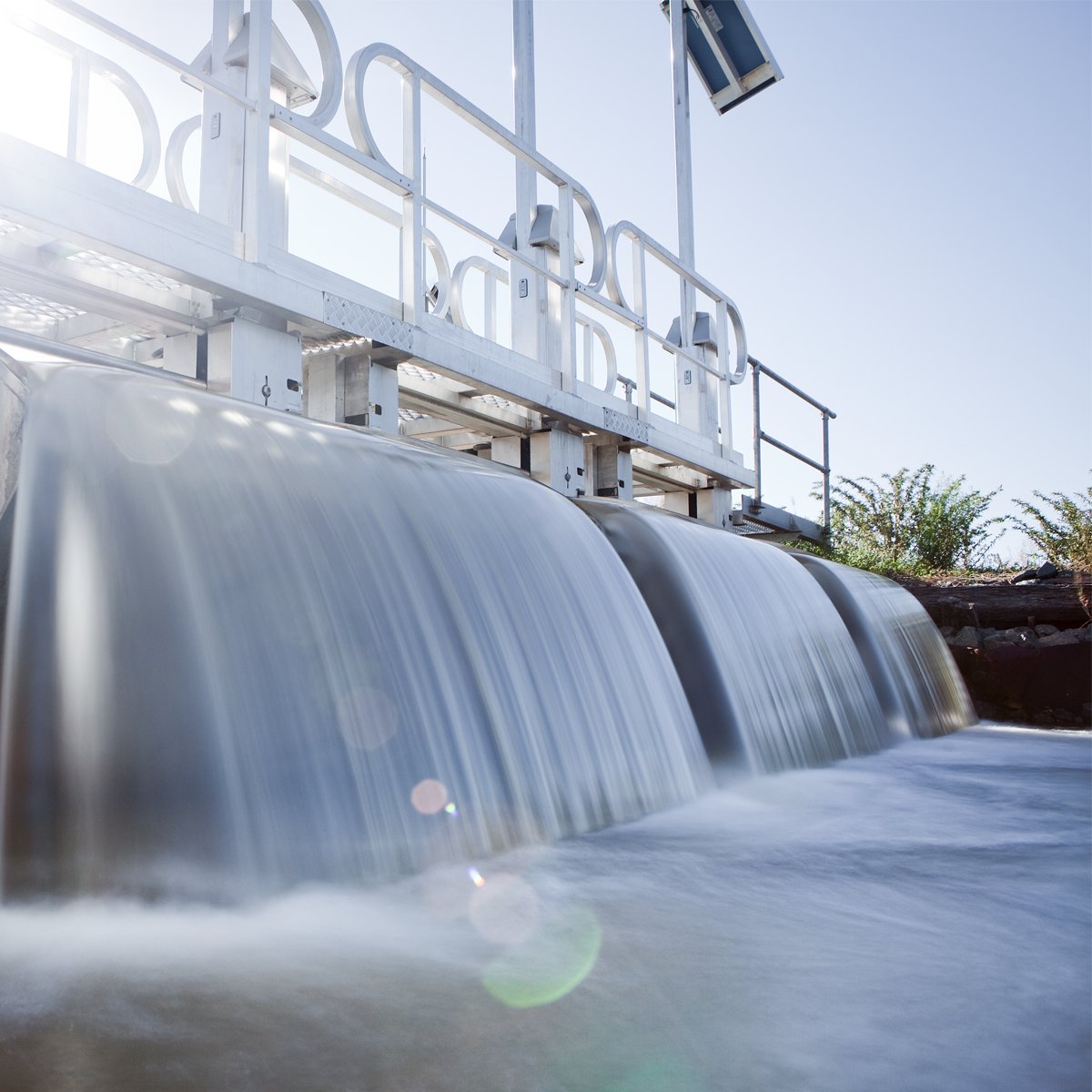 On #WorldWaterDay, we’re proud to support sustainable water management. 
Rubicon Water’s vision is to boost global food &amp; fiber production through improved water use efficiency. Learn more: hubs.la/Q03cSplr0 #WaterConservation #RubiconWater