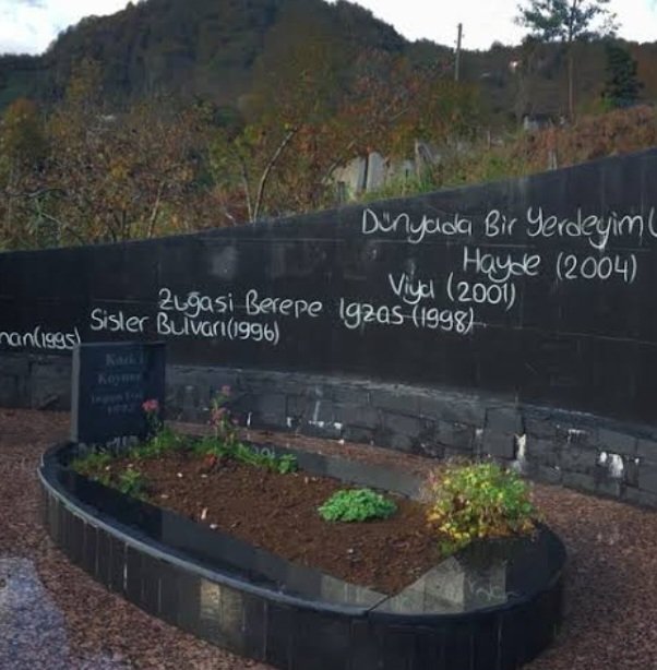 Seni çok özledim be şair ceketli kardeşim ışıklar içinde uyu ...