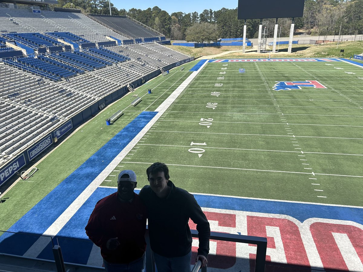 AndrewVanSlyke2's tweet photo. Had a great official visit @LATechFB. Thank you @SCumbie_LaTech @coach_jaygaff @LaTechSharp @latour_jenna for such great conversation and hospitality! https://t.co/6gmb7T2jZZ