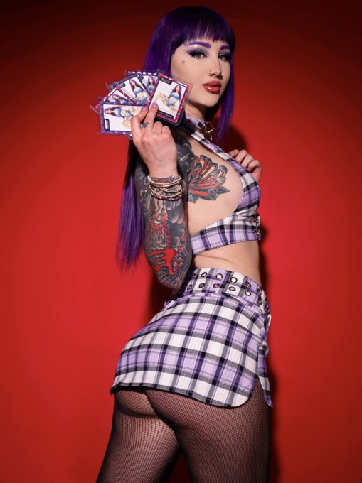 Watch VALERiCASTEELE.COM⛲️'s leaked NSFW photo on TwXstars