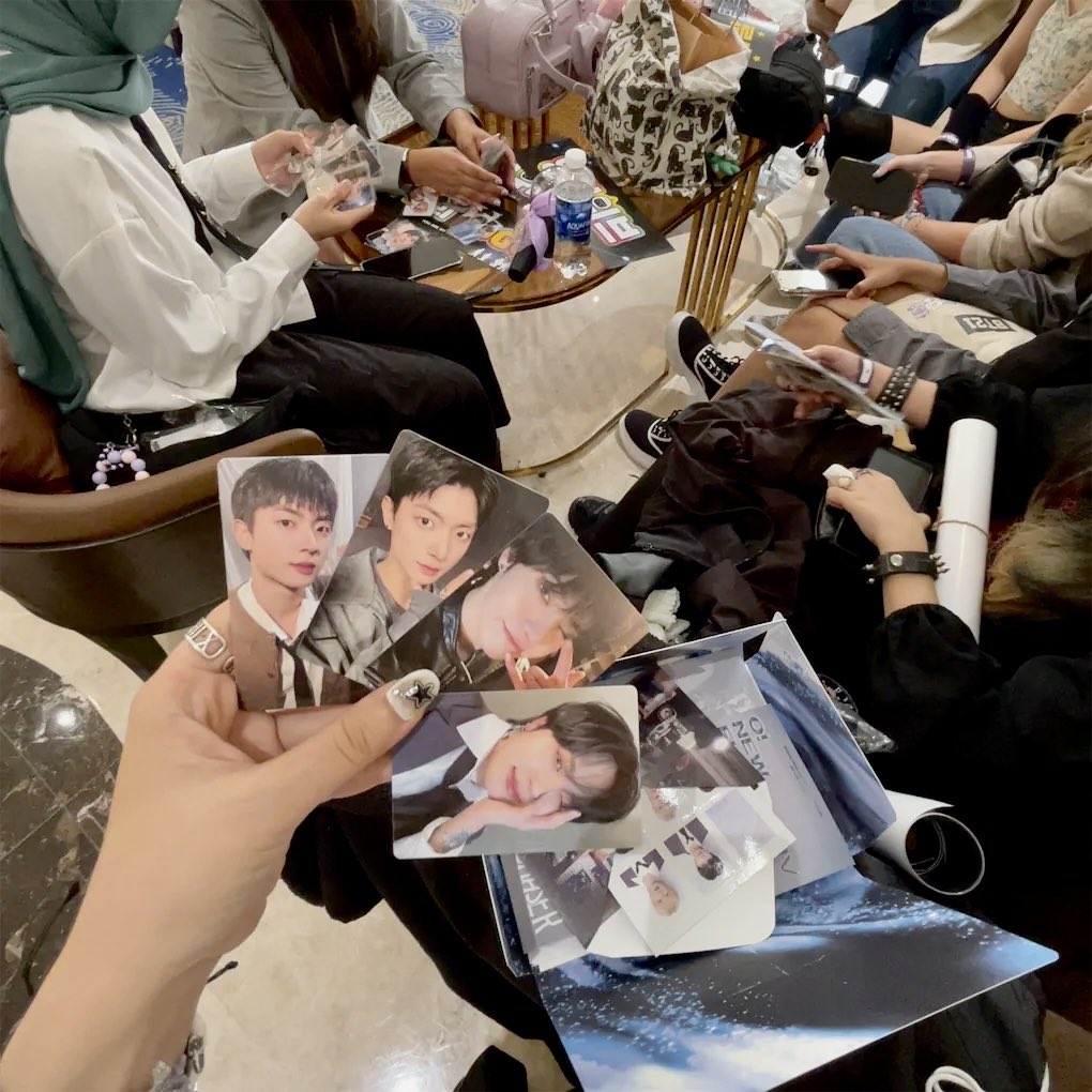 lleotheweve's tweet photo. [Onewe O! New E!Volution IV in Vietnam]
Today was super fun
I’ve chance to meet very lovely weves
Love yall so muchhhhh
#ONEWE #Weves https://t.co/iR28u37fWD