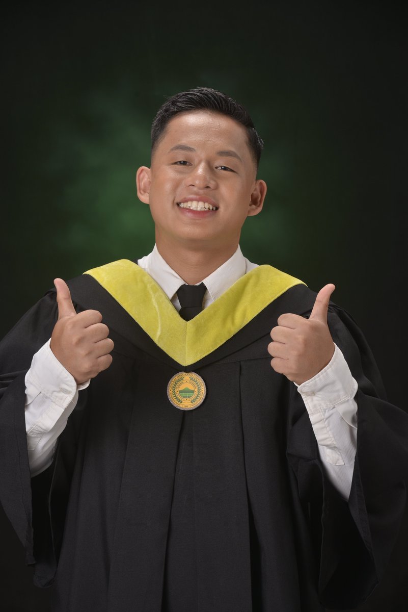 HilberoAriel's tweet photo. Spent years earning this degree, and all I got was  just this? https://t.co/Hu56TPYagu