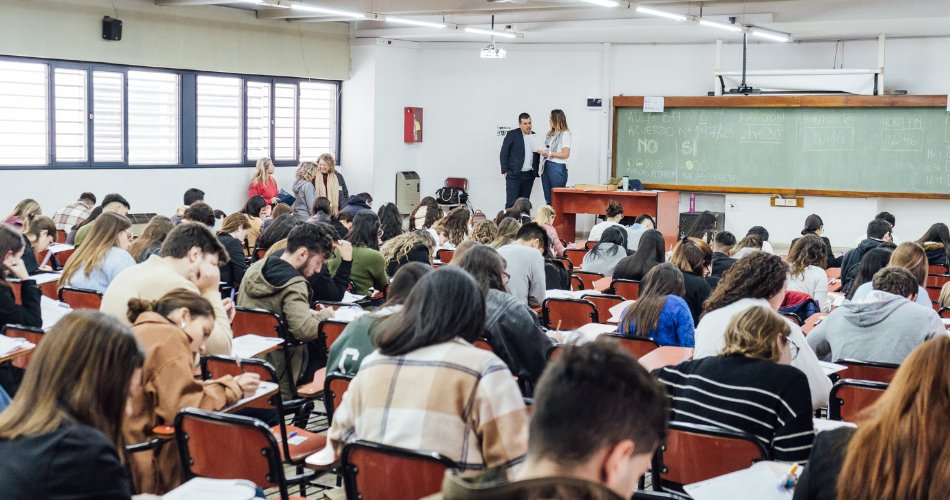 JusticiaCba_ARG's tweet photo. Llaman a #concurso a estudiantes de #Abogacía interesados en #ingresar al Poder Judicial de Córdoba

📝Inscripciones en https://t.co/6IVpIoOgiK hasta el 7/4.

🔎Más https://t.co/MqnDJYmFFk https://t.co/Mzcb1LGENF