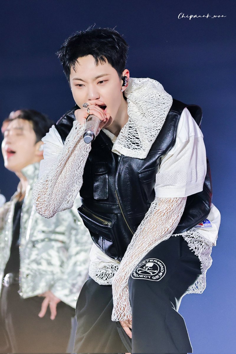 250321 캐럿랜드 DAY2

🖤

<a href="/pledis_17/">세븐틴(SEVENTEEN)</a>
#SEVENTEEN
#세븐틴
#호시 #HOSHI #ホシ #권순영