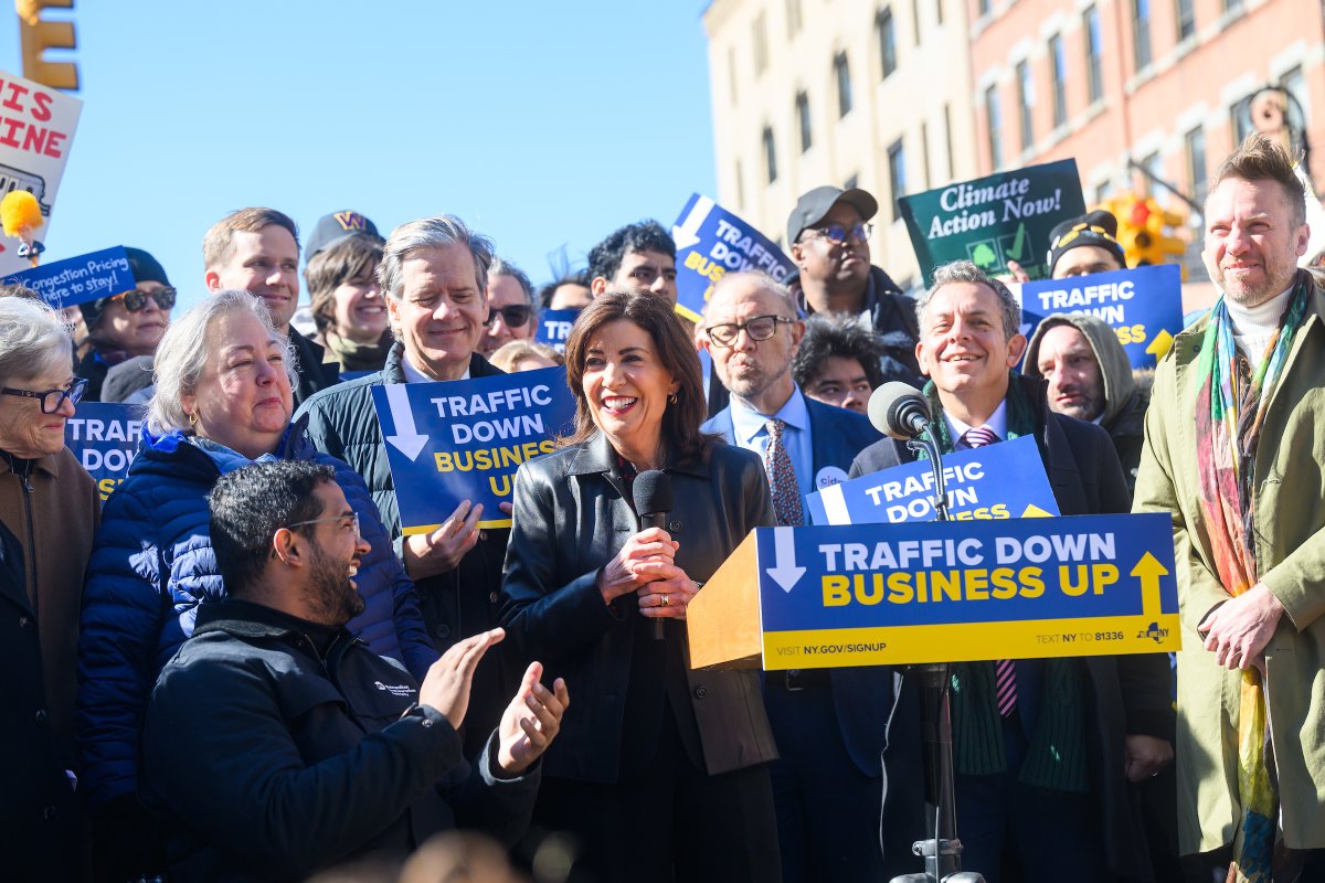 Governor Kathy Hochul tweet media