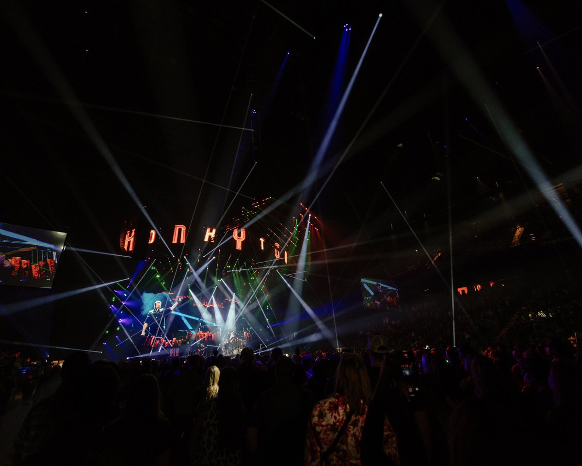 Blake Shelton tweet media