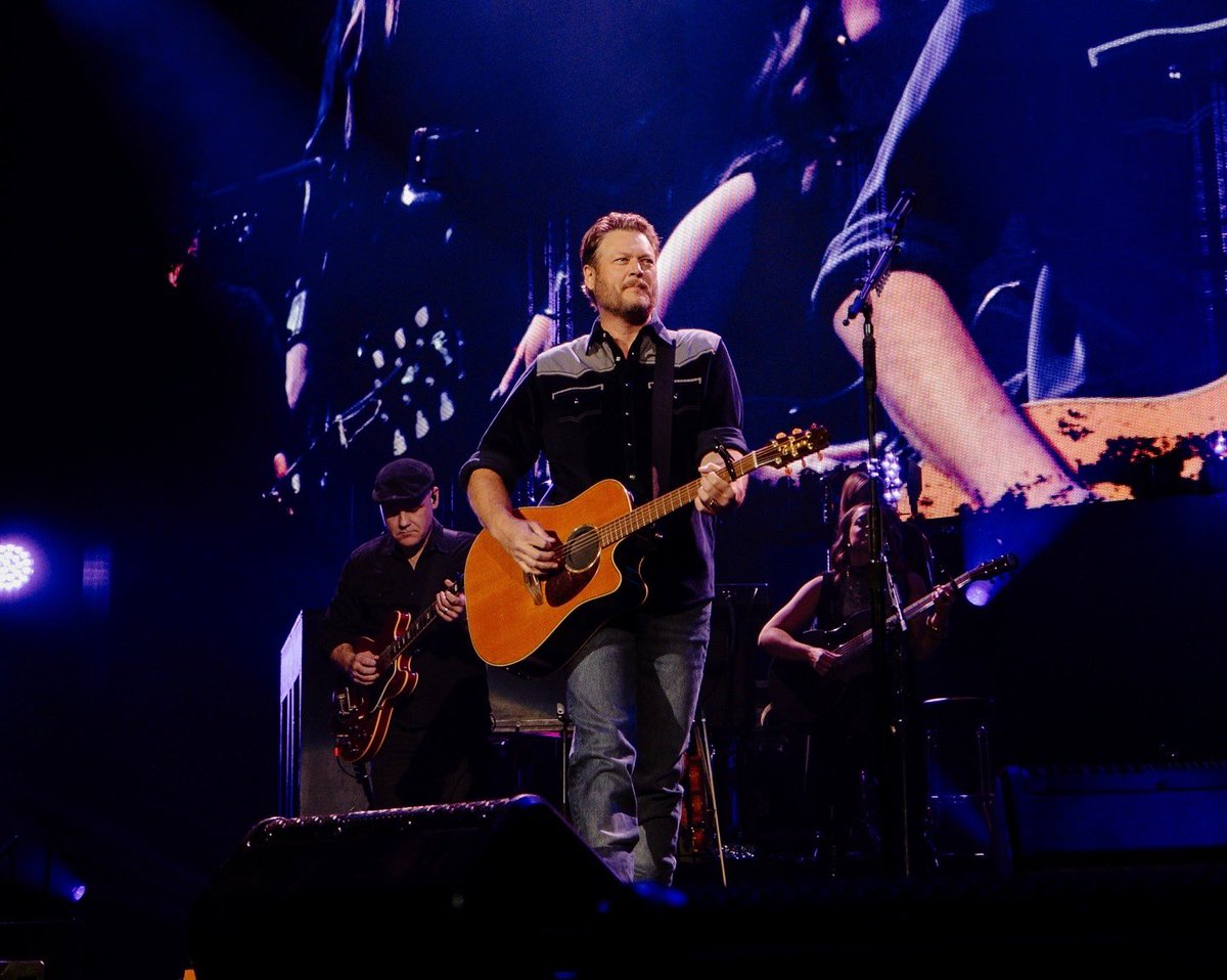 Blake Shelton tweet media