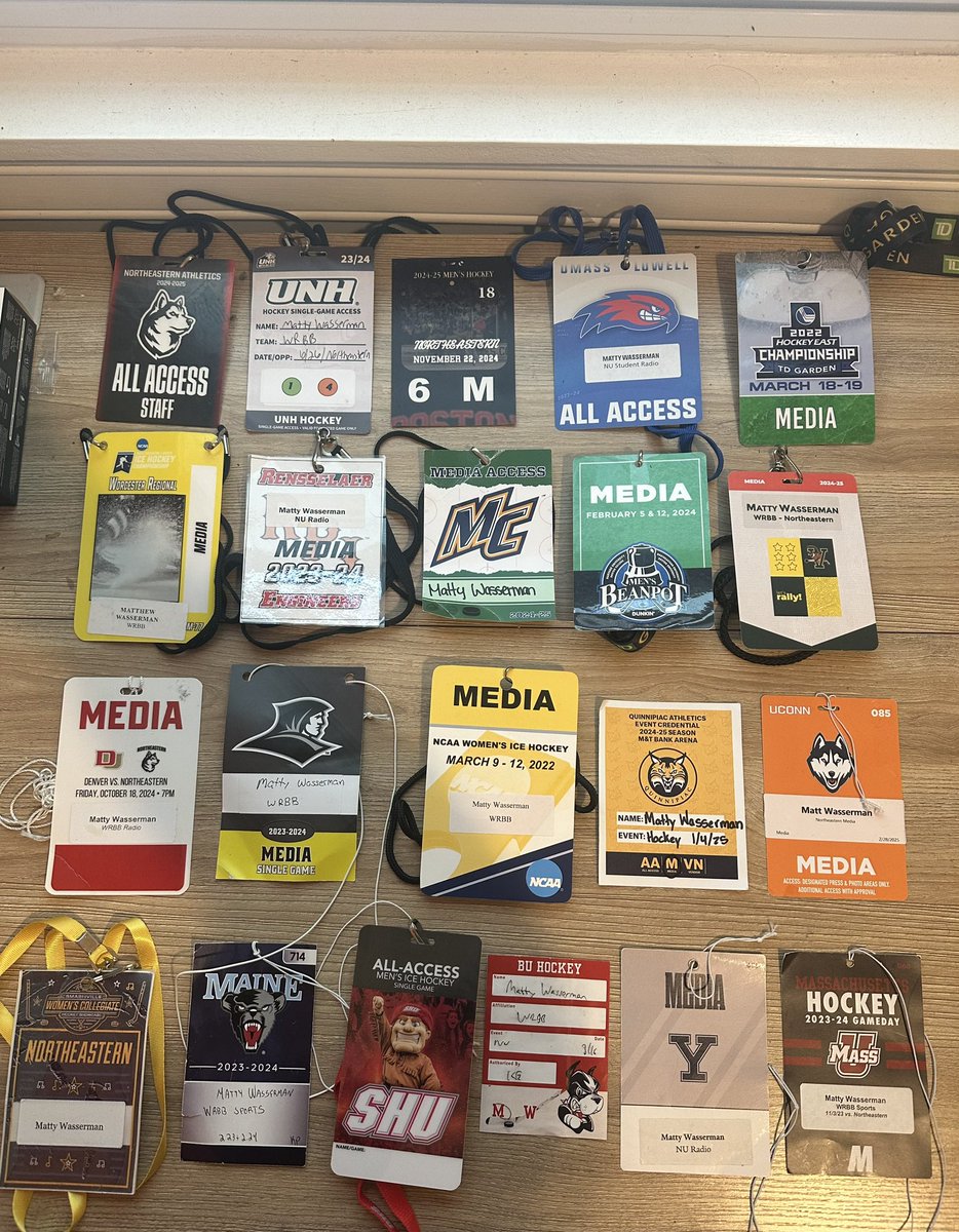 Northeastern’s loss last night also marks the end of my time covering NU hockey. 

I’m so appreciative to everyone who read, listened, or followed my coverage over the past four years. I’ve covered 134 games in 26 venues, and it’s been the highlight of my time in college. (1/5)