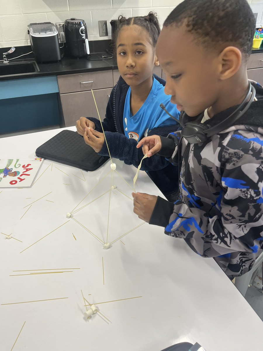 Ashley Moss tweet media