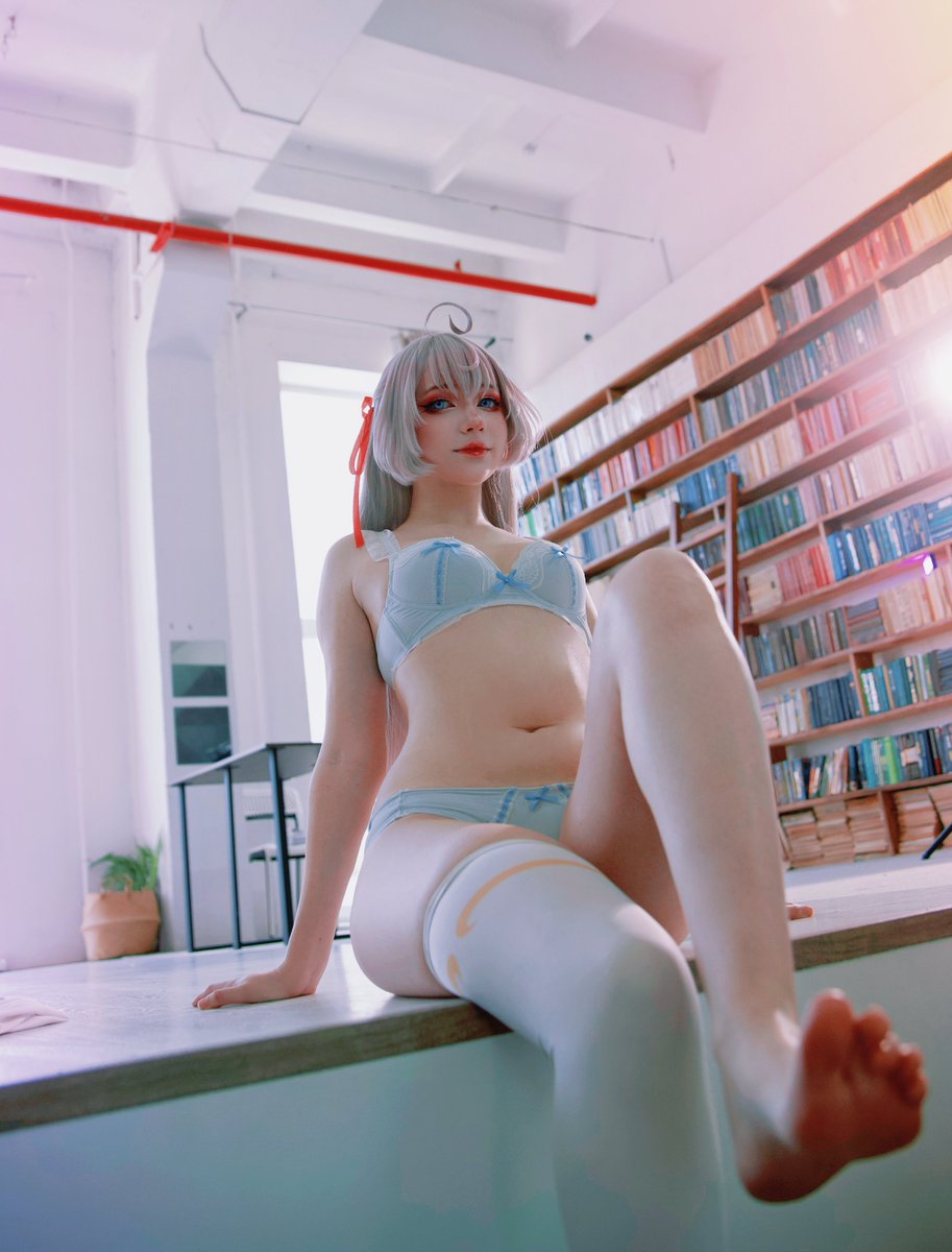Sweet717Sweet's tweet photo. 📖 Russian lesson with Alya... but it looks like you're not looking at the textbook? 😏

You wouldn't mind taking a closer look at the "visual aids", would you? 👣💙

#cosplay #anime #Alya #TokidokiBosotto #DereruAlyaSan #animecosplay #cosplay #feet #footfetish #feetlover #legs https://t.co/RdUHNN8v9r