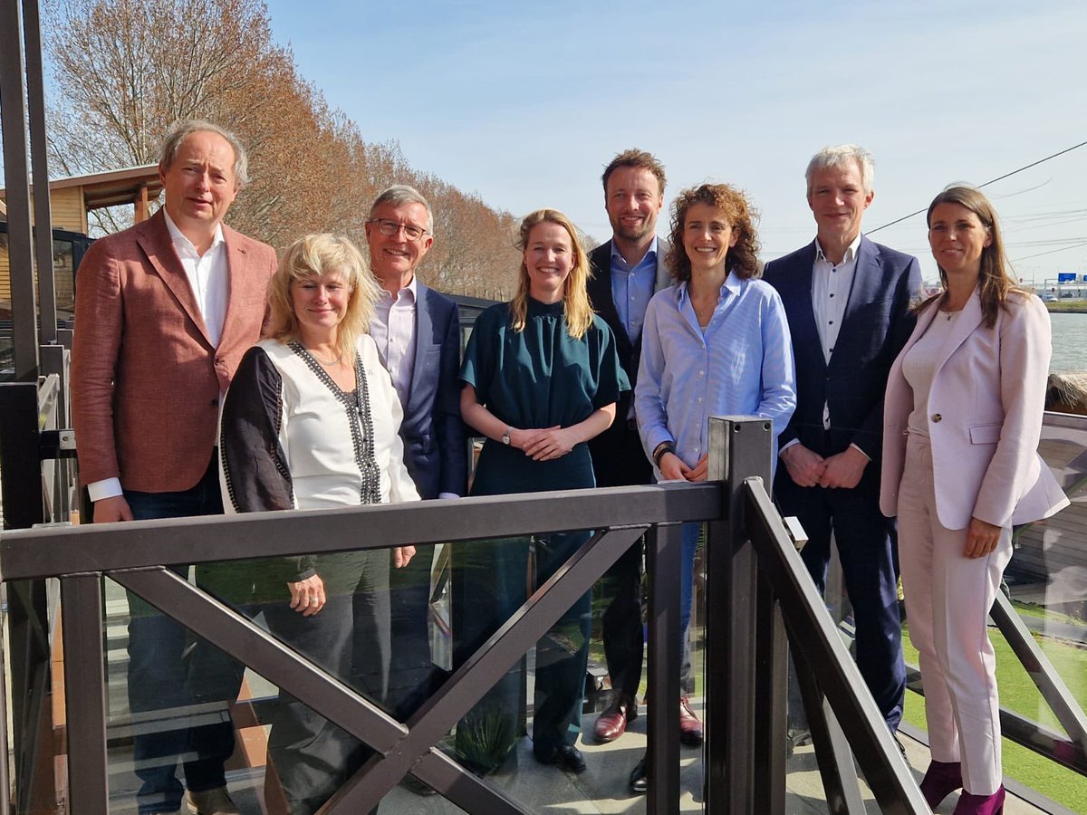 Vandaag een goed gesprek gehad met minister Sophie Hermans over de warmtetransitie in Zuid Holland. Met vele praktijkvoorbeelden hebben we met de minster besproken wat ervoor nodig is om een betaalbare energietransitie naar aardgasvrij verwarmen mogelijk te maken.