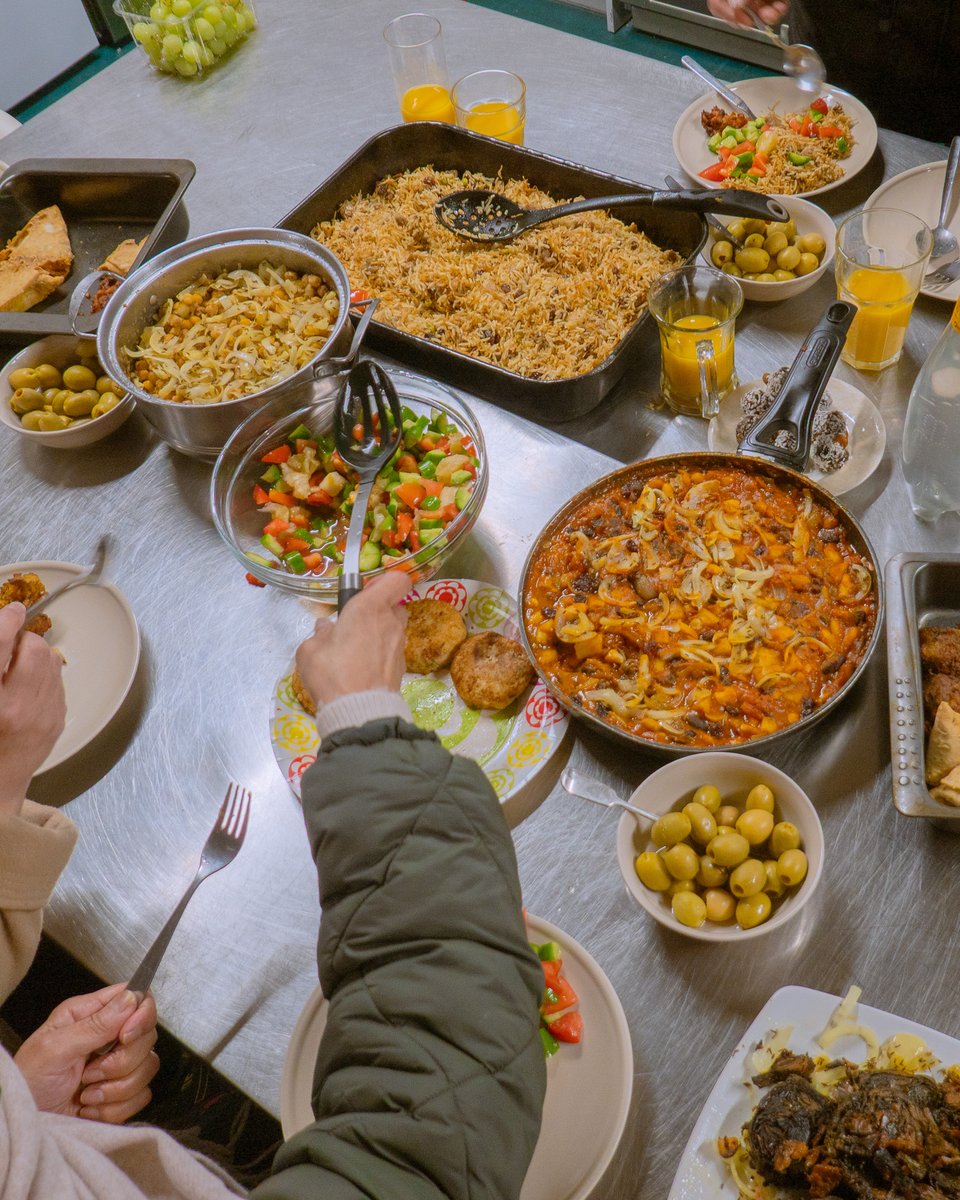 STWCcharity's tweet image. Ramadan Mubarak! 🌙 Last Saturday we hosted an Iftar Party at sunset—many thanks to the community for bringing homemade dishes for a delicious feast to break their fast! Stay tuned for details on our Eid al-Fitr party! (savetheworldclub.org/events) #STWC #community #kingston #ramadan