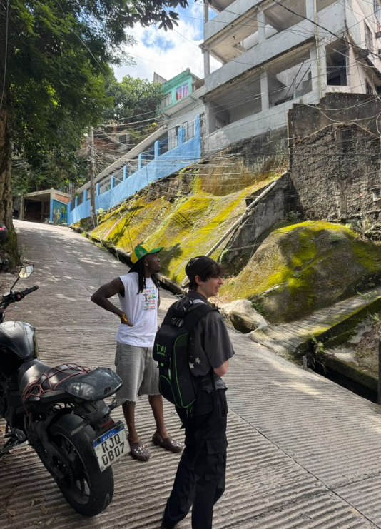 JustVibesX's tweet photo. Kai Cenat is already in Brazil https://t.co/kqTidlr32V