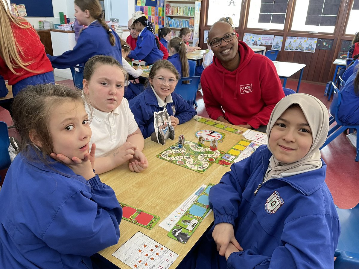 stpatricksgnslk's tweet image. Our #Time2Count Maths Games programme with @CookMedLimerick  &amp;amp; @BITC continue for 3rd Class each Thursday at 11am. Our pupils really enjoy playing #MathsGames with their @CookMedical volunteers.