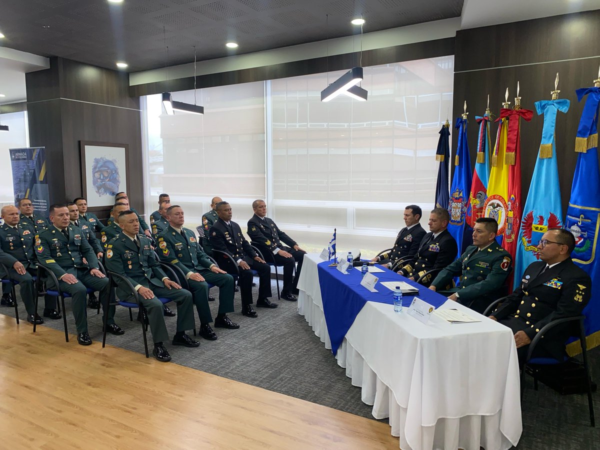 ANEES_ARC's tweet photo. ¡Clausura del Seminario de Asuntos Estratégicos Marítimos y Fluviales!
con éxito terminó el programa PISAJ No. 20, dirigido a 30 Sargentos Mayores del Ejército Nacional y 1 Sargento Mayor del Ejército de Brasil dirigido por la #AcademiaNaval https://t.co/LYV2RPZA6K