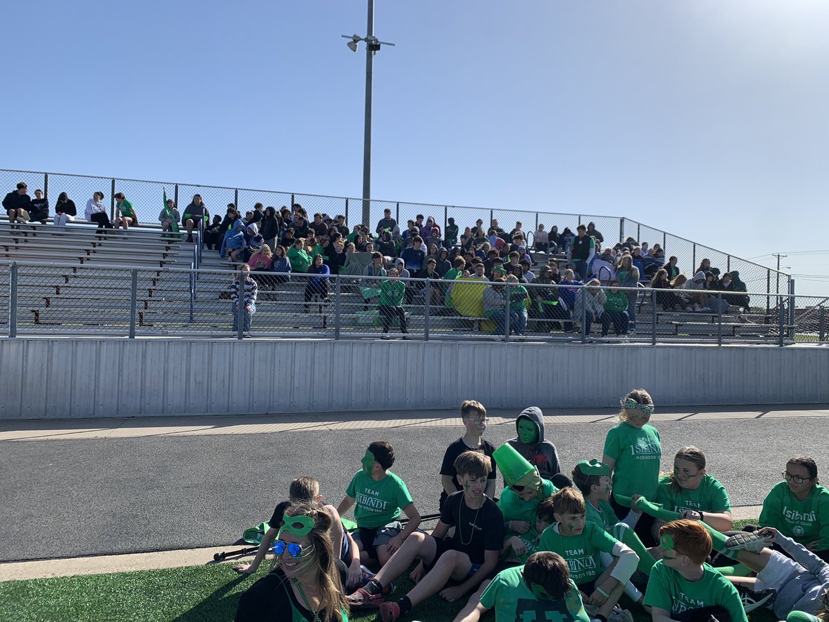 DebraMatus's tweet photo. We had a fun time at our district house celebration this morning. The wind and the cold didn’t stop us!! #RobinsonISD @ElemRob https://t.co/zHIaLmnbLk