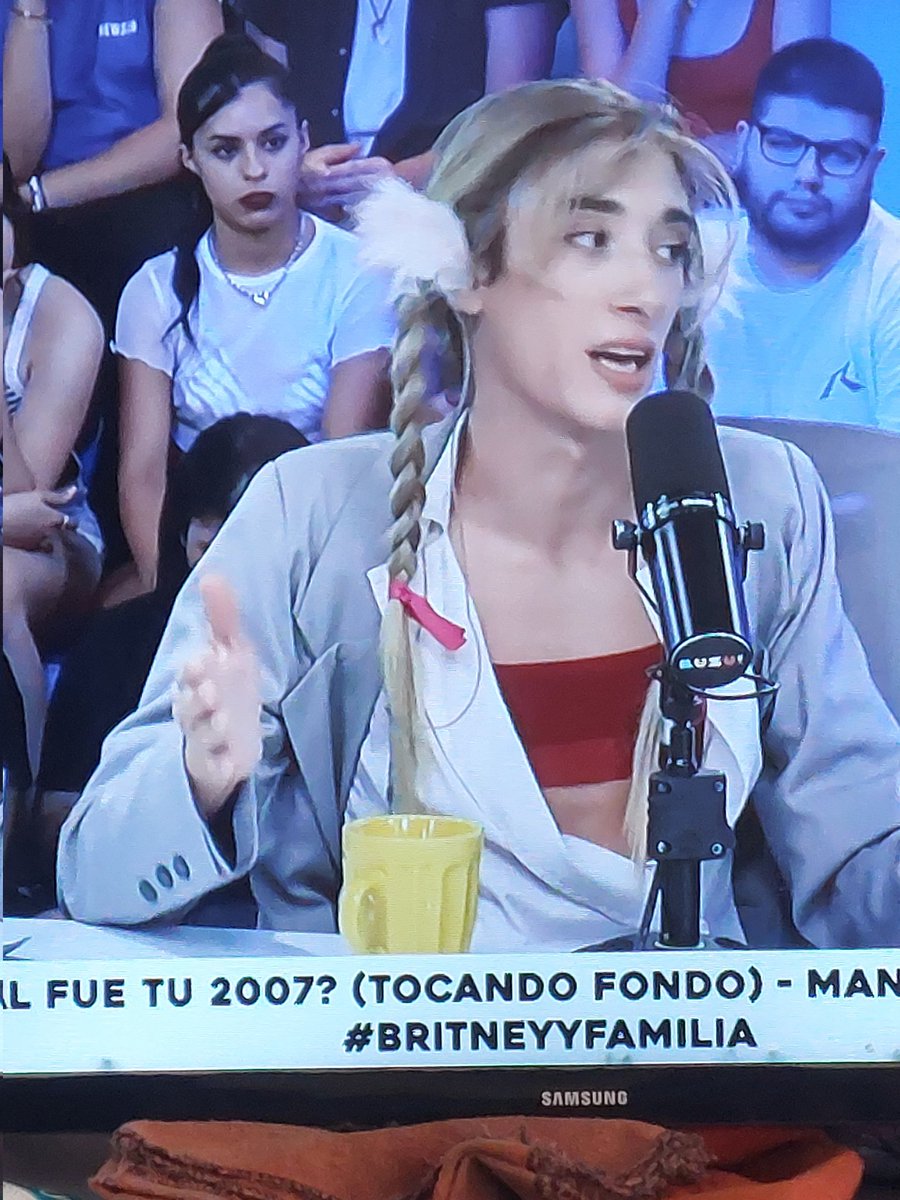 profeabigimenez's tweet photo. Que rara esta Britney!!
Que programon! 
Al Gran Rex voy! #britneyyfamilia https://t.co/qJm7UoN1dl