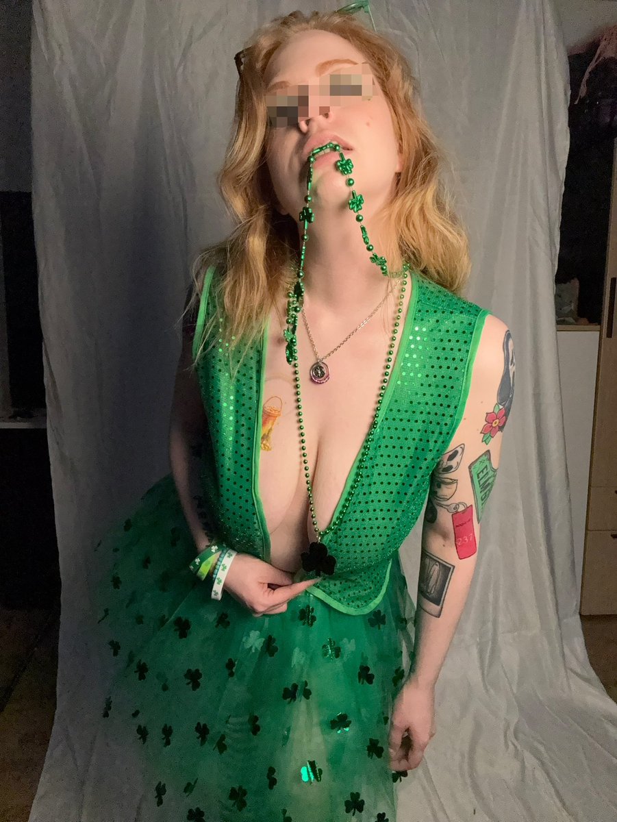 Gingerwthetits's tweet photo. Let me be your Ginger in green. 
#gingerwiththetits #green #redhead #ginger #nsfw #horny #slutty https://t.co/umj4ONz5WS