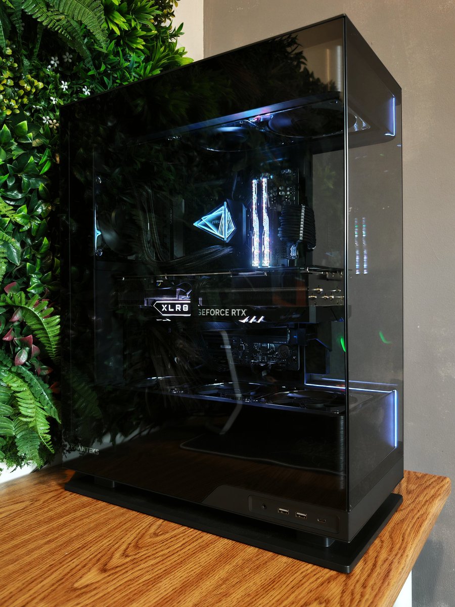 Corlitech's tweet image. New build with @Phanteks evolv x2
- 4080 super xlr8 @pnytechgaming
- 7800x3d @AMD_France
- trident z royal @gskillgaming
- I360 @msifrance